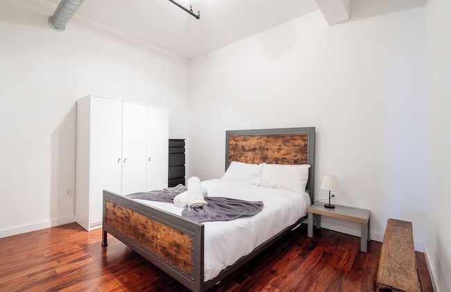 LUXURIOUS Million-Dollar Condo Parking - Foto 8