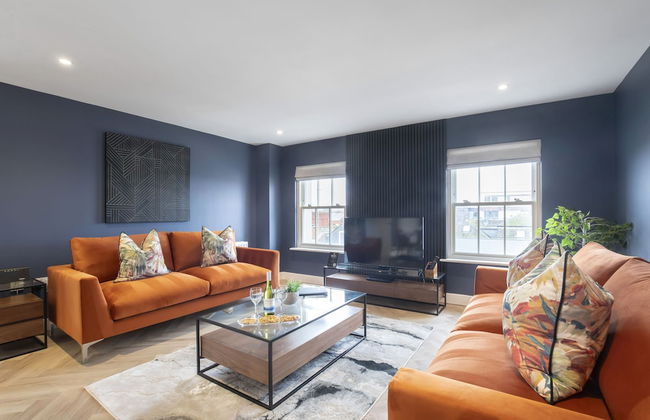 Elliot Oliver - Luxury 3 Bedroom Town Centre Apartment With Parking - Foto 15