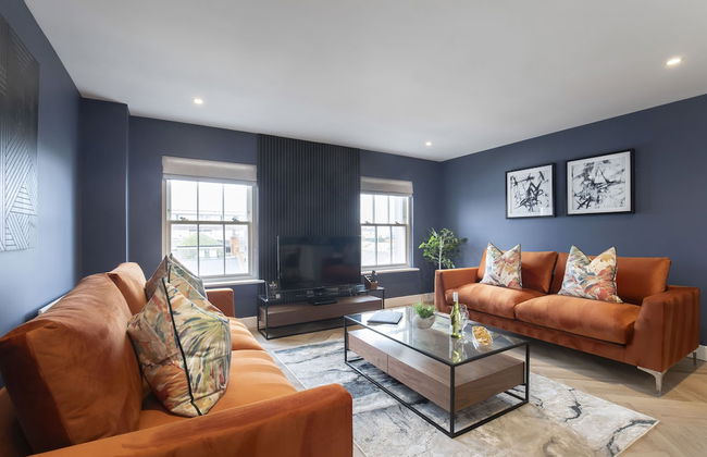 Elliot Oliver - Luxury 3 Bedroom Town Centre Apartment With Parking - Foto 1