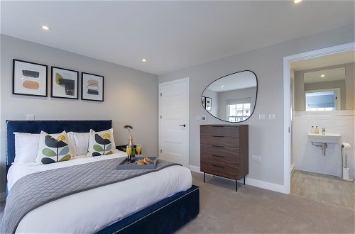 Foto 7 - Elliot Oliver - Luxury 3 Bedroom Town Centre Apartment With Parking