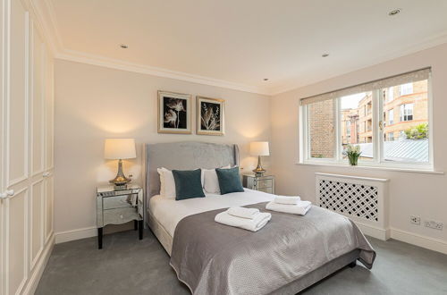 Photo 4 - JOIVY Stunning 6-bed house near Harrods in Knightsbridge