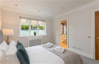 Photo 3 - ALTIDO Stunning 6-bed house near Harrods in Knightsbridge