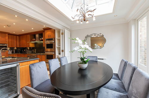 Photo 26 - JOIVY Stunning 6-bed house near Harrods in Knightsbridge