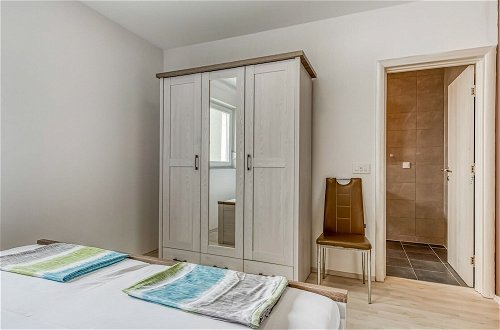 Foto 5 - Charming Apartment in Novalja near Zrče Beach