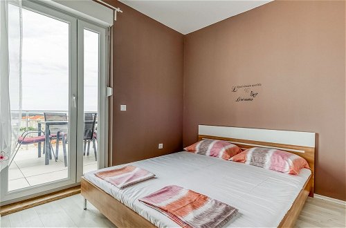 Foto 2 - Charming Apartment in Novalja near Zrče Beach