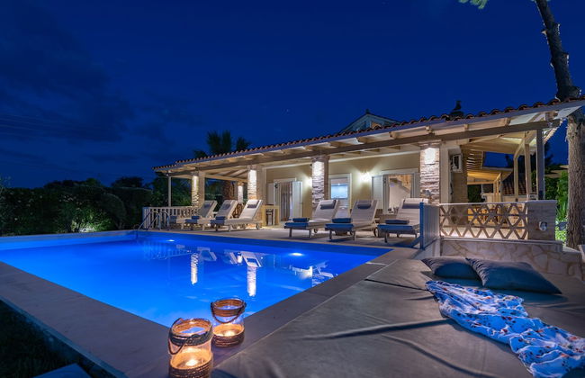 Luxury Dream Villa - Photo 1