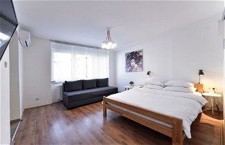 Photo 3 - Vla Vla Apartments