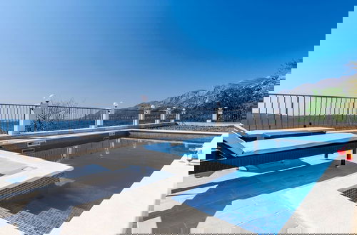 Foto 14 - Villa in Gruda With Swimming Pool