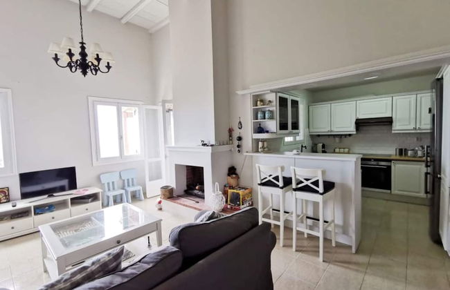 Anissaras Luxury Villa - Photo 5