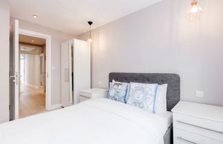 Foto 2 - Stylish 2bed 2bath in Notting Hill