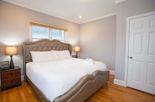 Photo 6 - Sleep10 2 Full Bath 5bed Near Northend & Dowtown