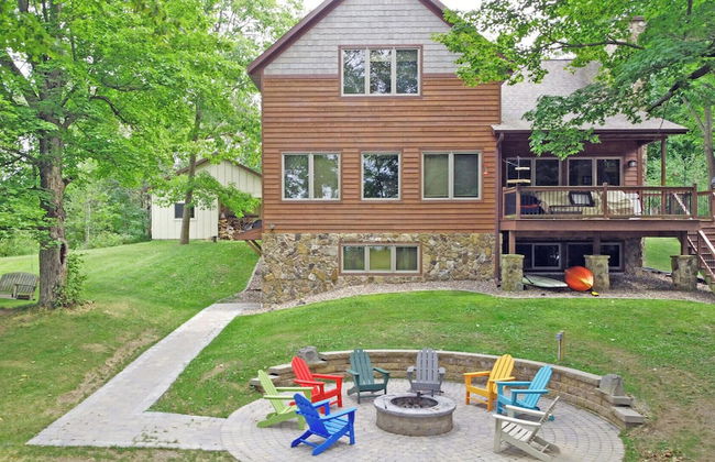 Ravensong Lodge - Photo 1