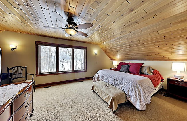 Ravensong Lodge - Photo 3