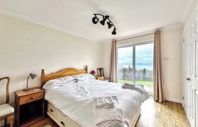 Seaside Escape-sleeps10-family&petfriendly-balcony - Foto 2