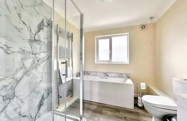 Seaside Escape-sleeps10-family&petfriendly-balcony - Foto 13