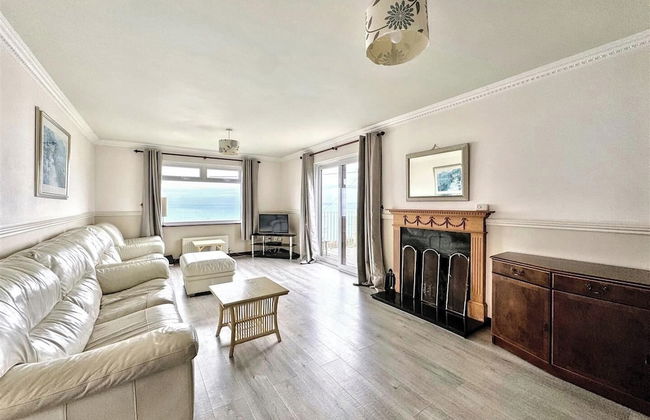 Seaside Escape-sleeps10-family&petfriendly-balcony - Foto 11