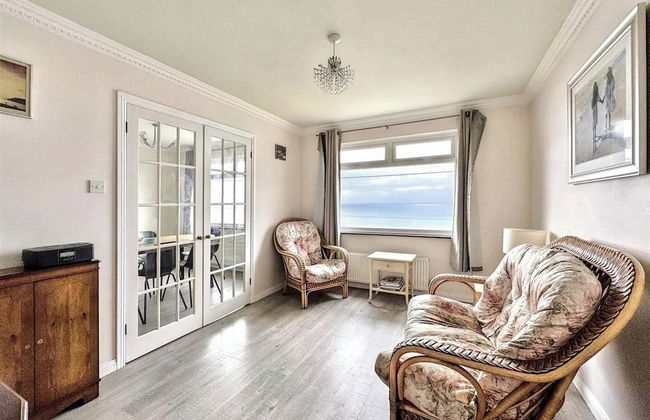 Seaside Escape-sleeps10-family&petfriendly-balcony - Foto 10