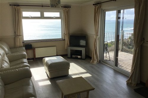 Photo 25 - 5-bedroom Detached House With Amazing Sea Views