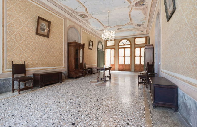 Paws and Palaces: A Royal Retreat - Foto 4