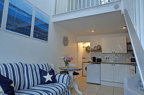 Photo 1 - Charming 1-bed Cottage in Pembroke Close to Castle