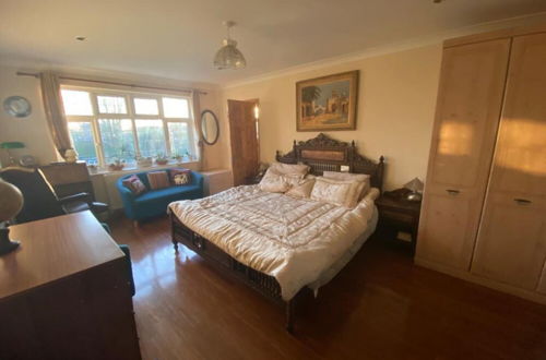 Photo 2 - 2-bed Apartment in High Wycombe Private Garden