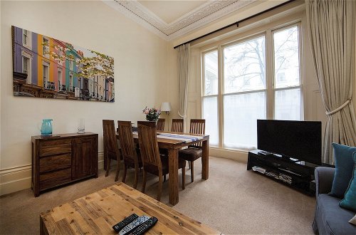 Photo 8 - Queens Gardens - Large and Colourful 3 Bedroom Apartment in Bayswater