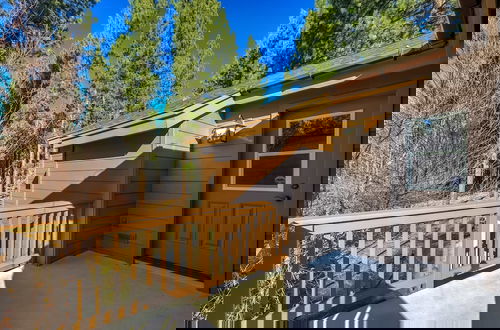 Foto 40 - Stunning Forest Retreat - Walk to Upper Truckee River!