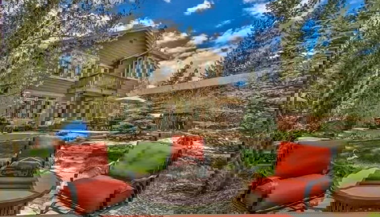 Foto 1 - Stunning Forest Retreat - Walk to Upper Truckee River!