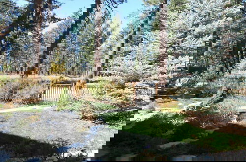 Foto 36 - Stunning Forest Retreat - Walk to Upper Truckee River!