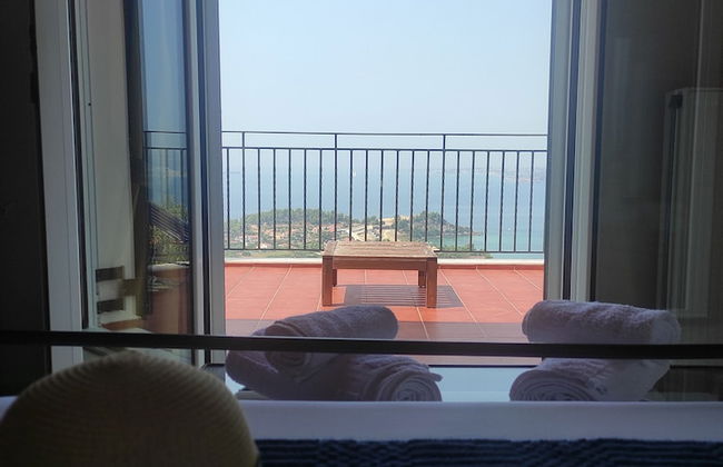 Greg's apartment - Photo 11