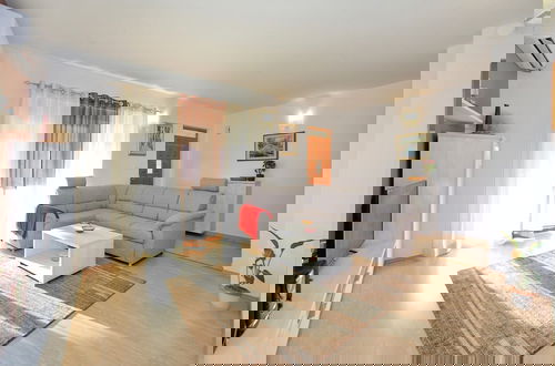 Photo 4 - Modern Apartment With big Roofed Terrace, Garden, Near the Sea