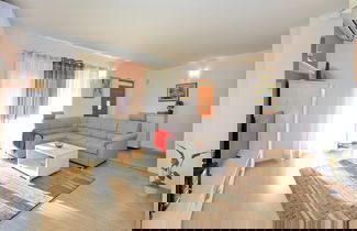 Foto 1 - Modern Apartment With big Roofed Terrace, Garden, Near the Sea