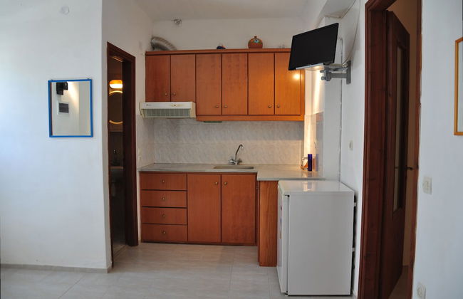 Michalis Apartments near the beaches with sea view - Photo 24