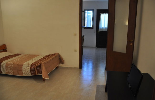 Michalis Apartments near the beaches with sea view - Photo 2
