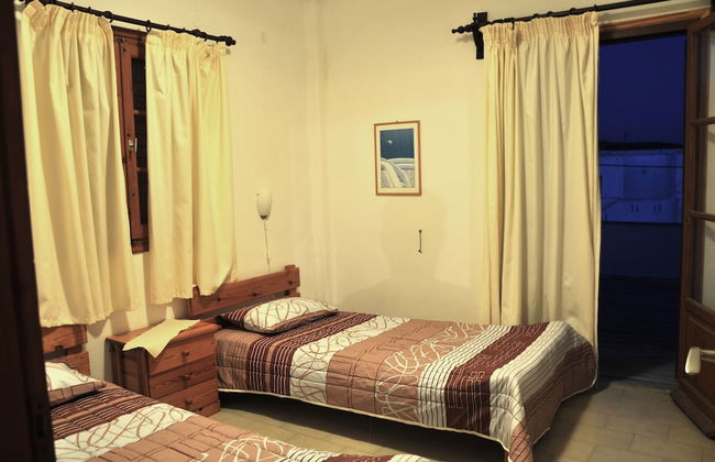 Michalis Apartments near the beaches with sea view - Photo 6