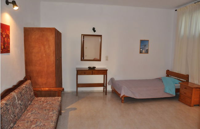 Michalis Apartments near the beaches with sea view - Photo 12