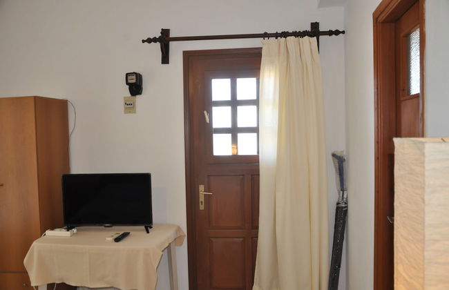Michalis Apartments near the beaches with sea view - Photo 17