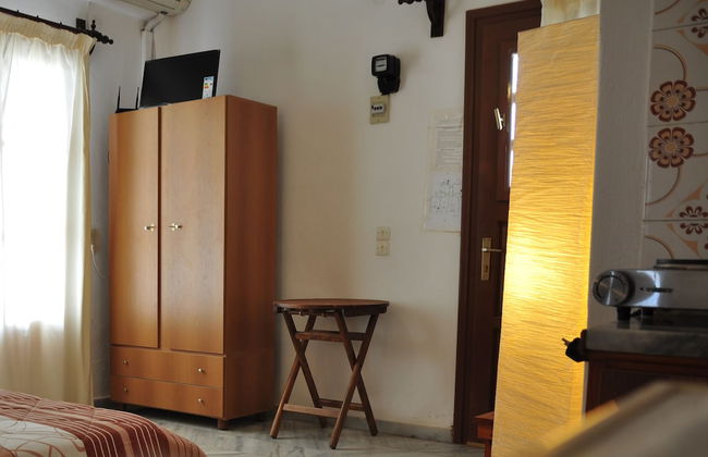 Michalis Apartments near the beaches with sea view - Photo 16
