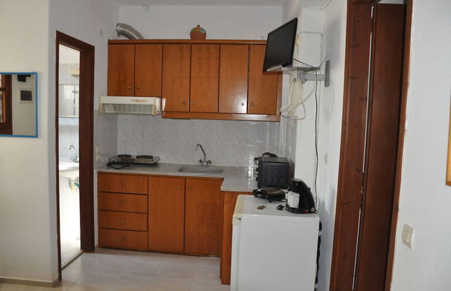 Michalis Apartments near the beaches with sea view - Photo 27