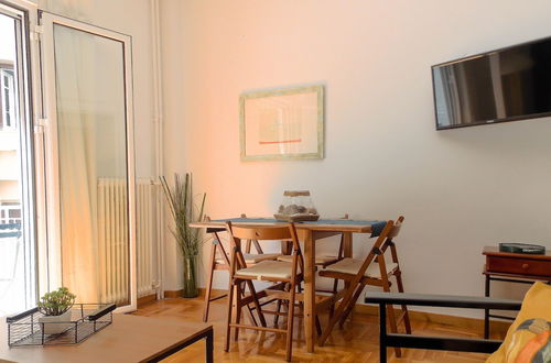 Photo 9 - Cozy Plaka Apartment