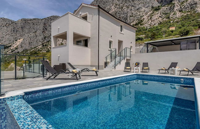 Stunning Villa in Drasnice With Private Pool - Foto 18
