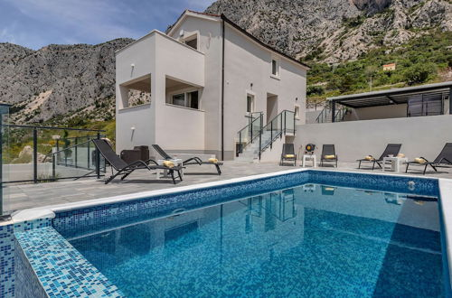 Photo 33 - Stunning Villa in Drasnice With Private Pool