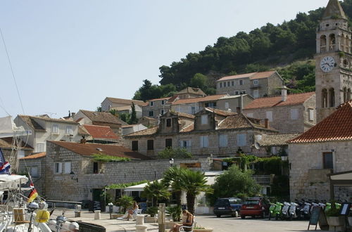 Foto 26 - Rustic Apartment in Vis With Terrace