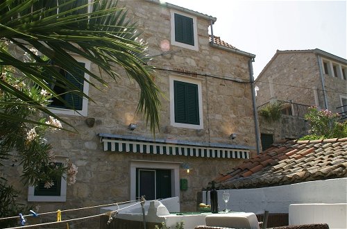 Photo 21 - Rustic Apartment in Vis With Terrace