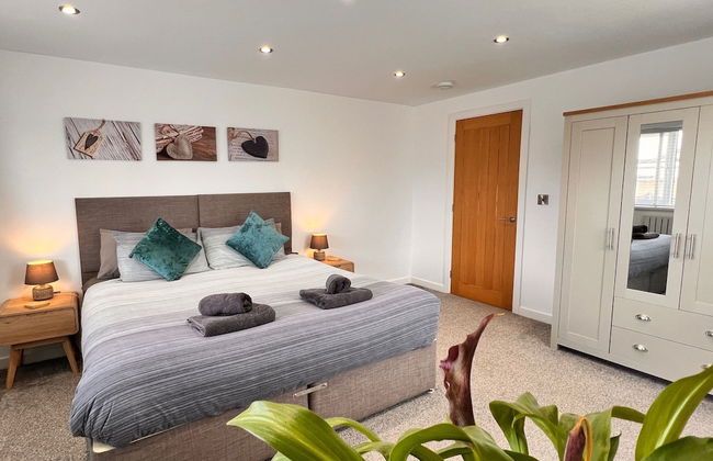 3 Bed House - Sleeps 5 - Pets - Garden - Parking - Foto 5
