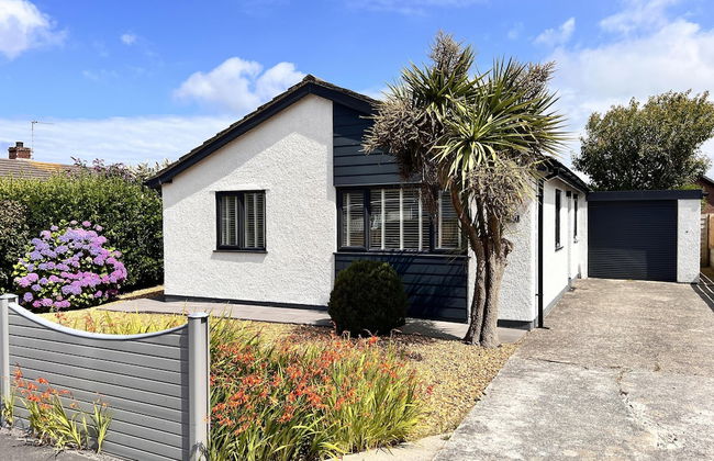 3 Bed House - Sleeps 5 - Pets - Garden - Parking - Foto 1