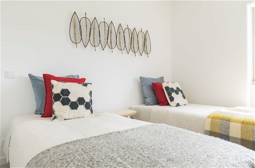 Photo 9 - Luxurious Seaview Apartment in Estoril