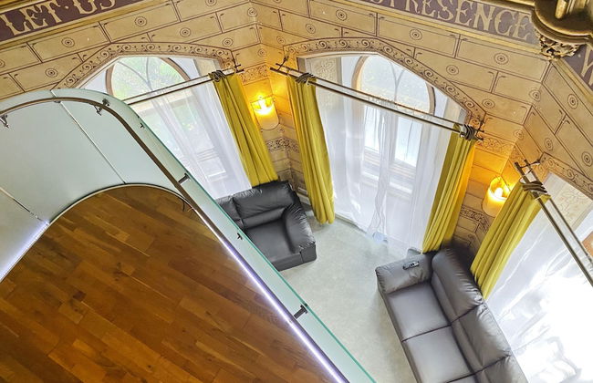 Rare 1-bed Church Converted Apartment in London - Foto 9