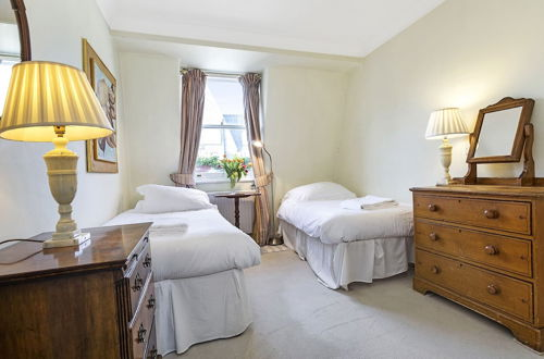 Photo 2 - Typically English 2 Bedroom Apartment in Residential Area Near South Kensington