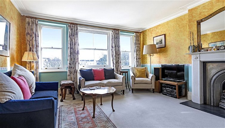 Photo 1 - Typically English 2 Bedroom Apartment in Residential Area Near South Kensington